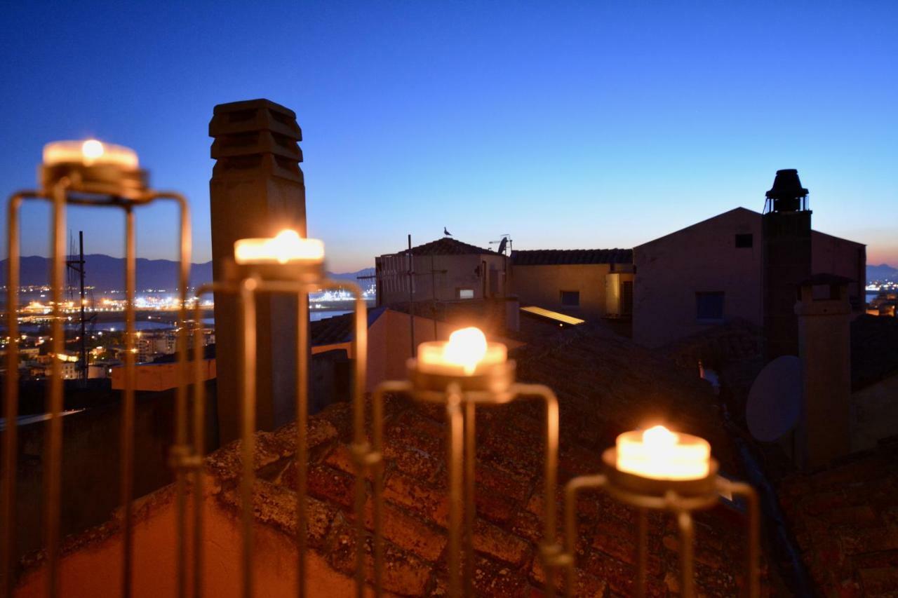 Romantic Suite Canelles Cagliari Bagian luar foto