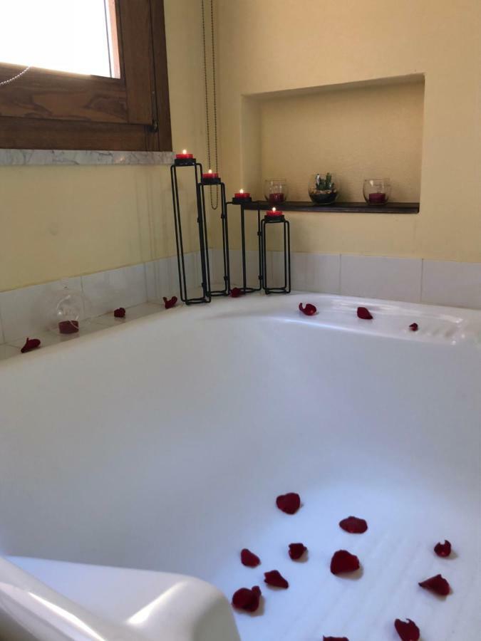 Romantic Suite Canelles Cagliari Bagian luar foto