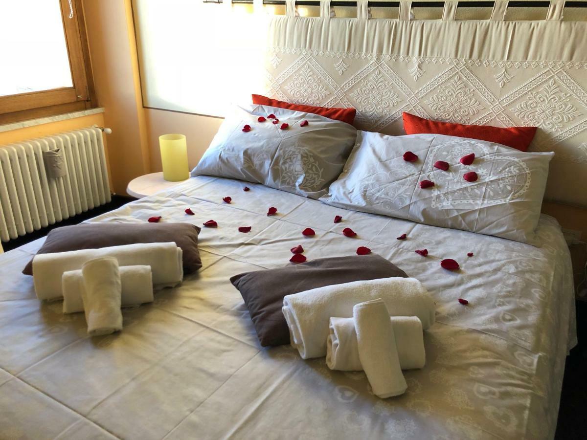 Romantic Suite Canelles Cagliari Bagian luar foto