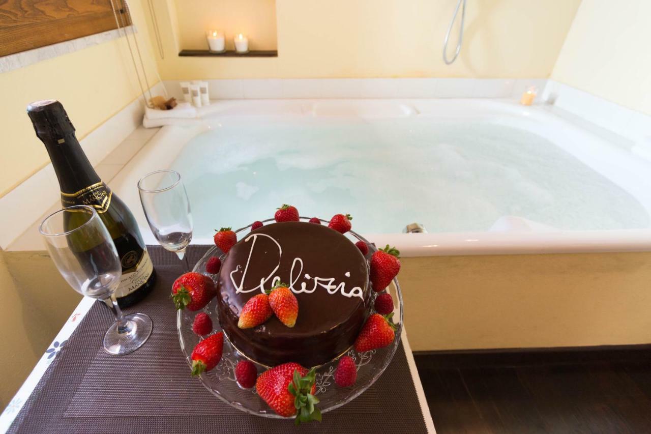 Romantic Suite Canelles Cagliari Bagian luar foto
